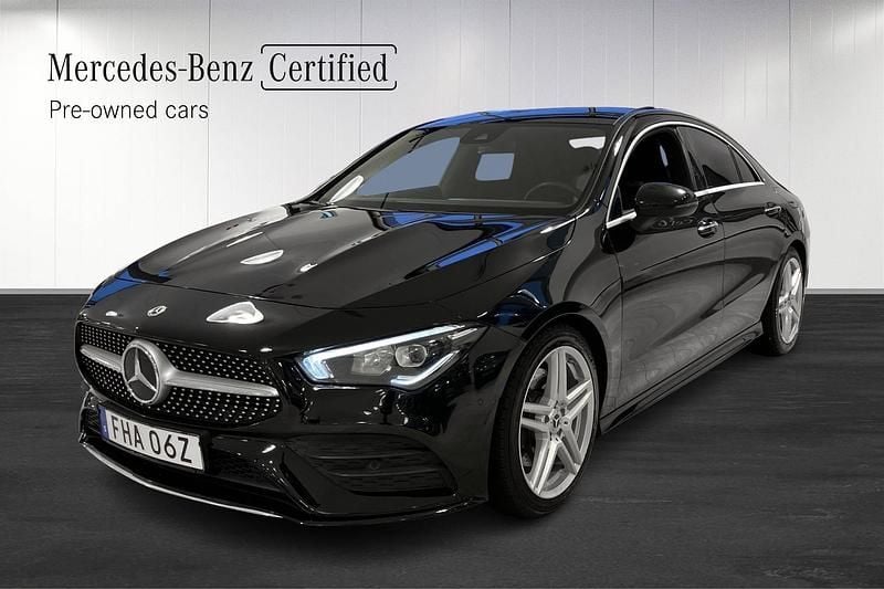 Svart Begagnad 2021 Mercedes CLA200 AMG Sportkupé | 299 900 kr (Marknadspris) - Bild 1/4