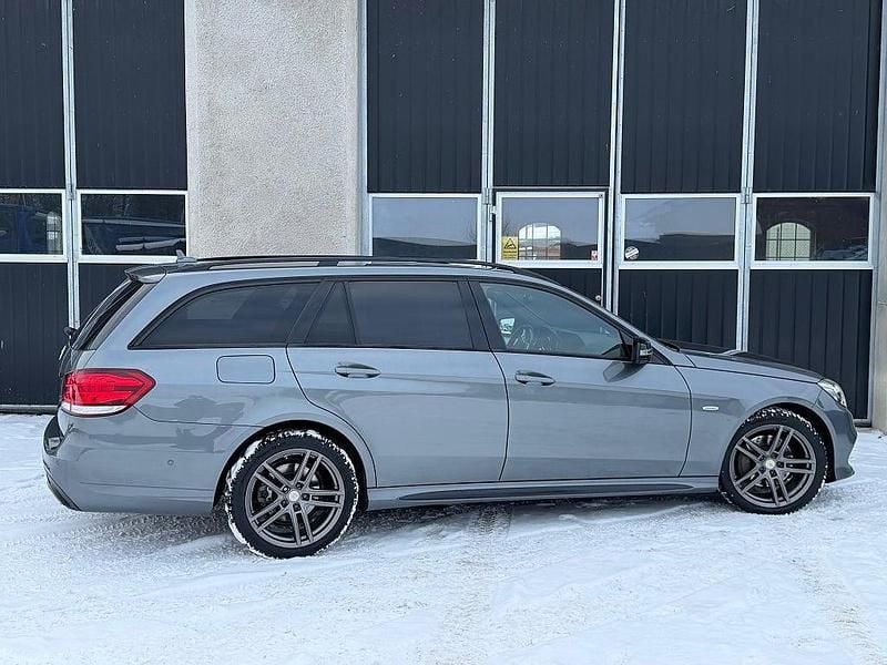 Begagnad Mercedes E220 AMG 170 HK (125 kW) 2016 Grå Kombi