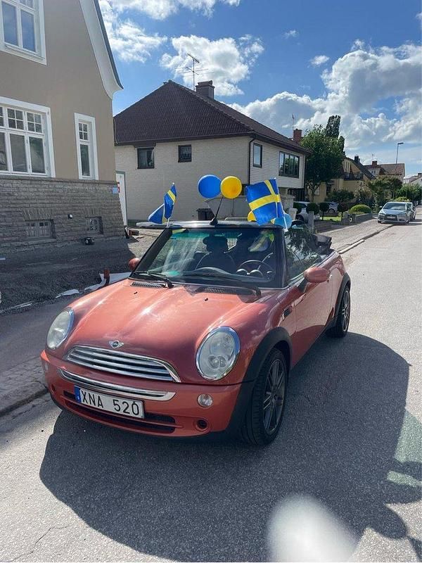Orange Begagnad 2006 Mini Cooper Cabriolet Cab | 98 000 kr (Lite dyr) - Bild 1/4