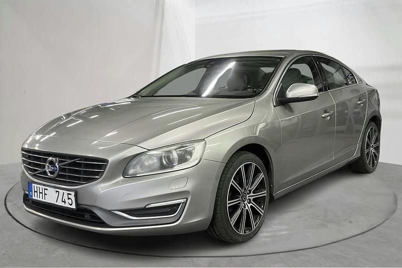 Ljusbrun Begagnad 2014 Volvo S60 Summum Sedan | 95 000 kr - Bild 1/4