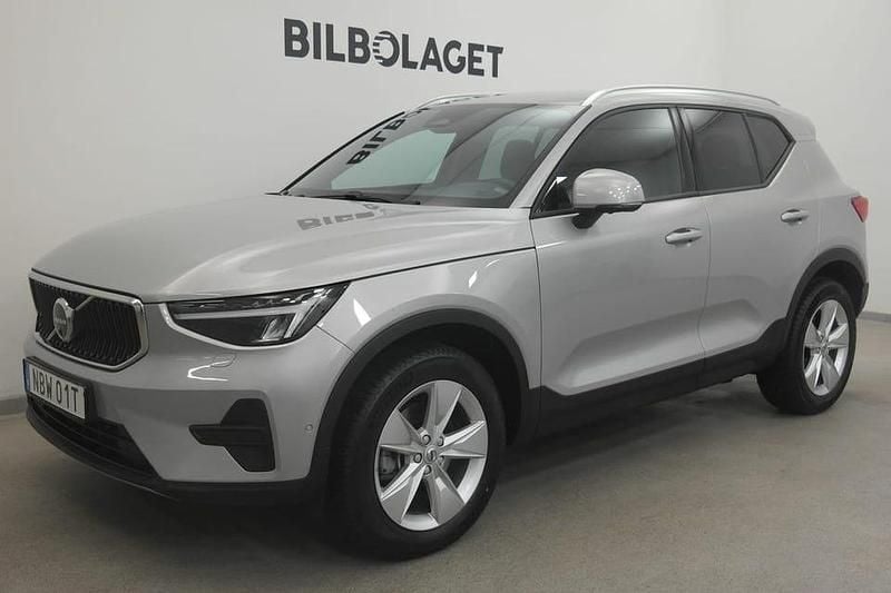 Begagnad Volvo XC40 Core 200 HK (147 kW) 2023 Silver SUV