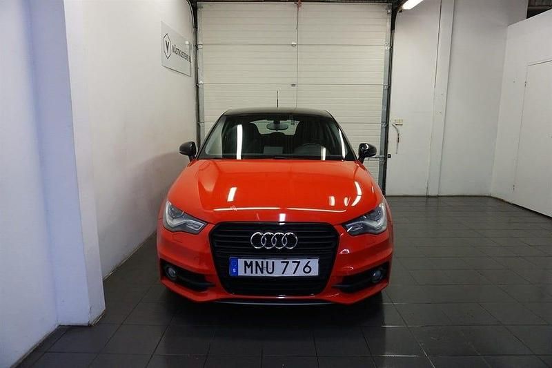 Begagnad Audi A1 Sportback S-Line 86 HK (63 kW) 2014 Röd Halvkombi