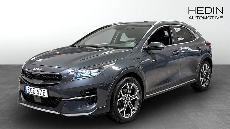 Grå (black) Begagnad 2022 Kia XCeed Advance SUV | 249 900 kr (Marknadspris) - Bild 1/4