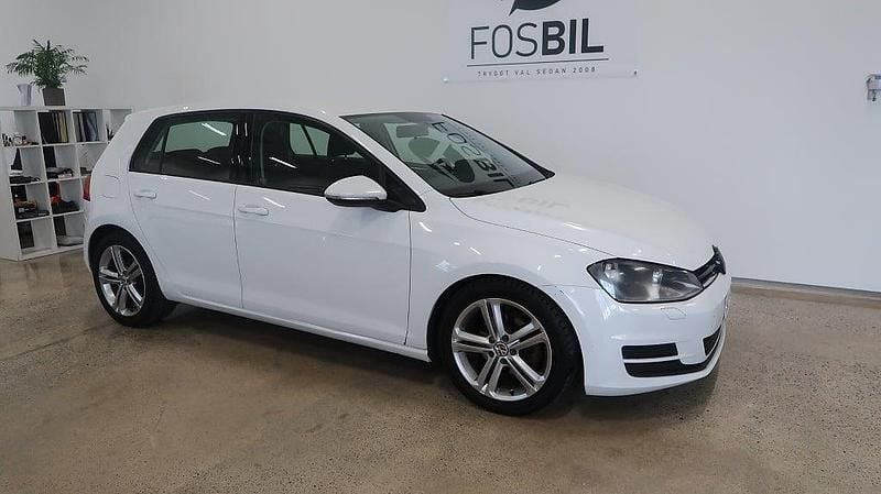 Vit Begagnad 2012 VW Golf VII Halvkombi | 89 900 kr (Dyr) - Bild 1/3