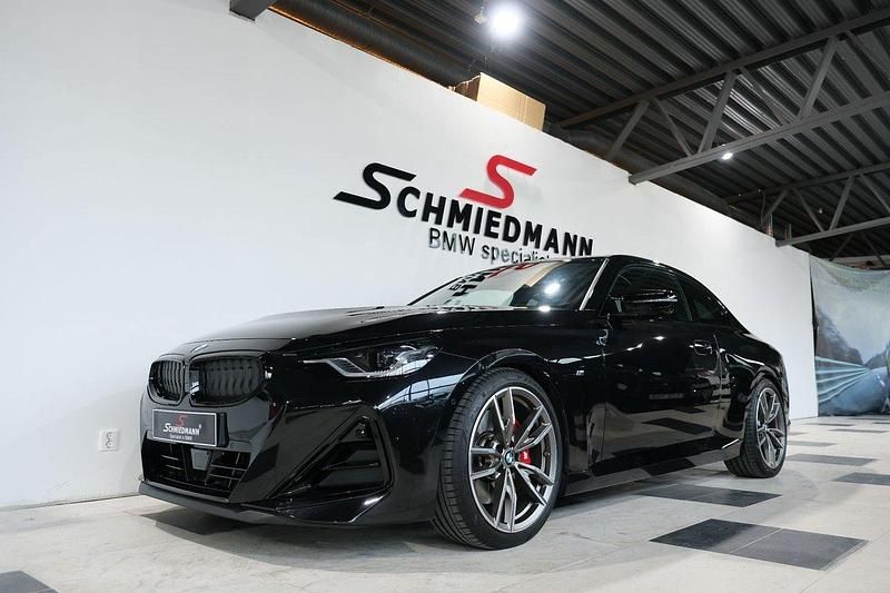 Svart Begagnad 2022 BMW M240 M Sport Sportkupé | 599 900 kr - Bild 1/4