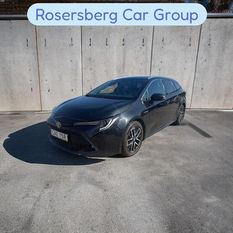 Svart Begagnad 2021 Toyota Corolla Kombi | 214 875 kr (Marknadspris) - Bild 1/4