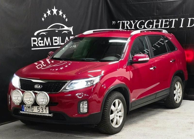 Röd Begagnad 2013 Kia Sorento SUV | 104 800 kr (Marknadspris) - Bild 1/4
