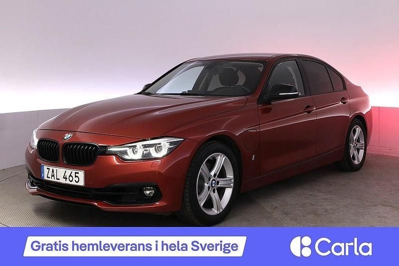 Orange Begagnad 2017 BMW 330e Sport Line Sedan | 219 900 kr (Marknadspris) - Bild 1/4