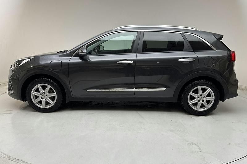 Begagnad Kia Niro 141 HK (103 kW) 2022 Grå SUV