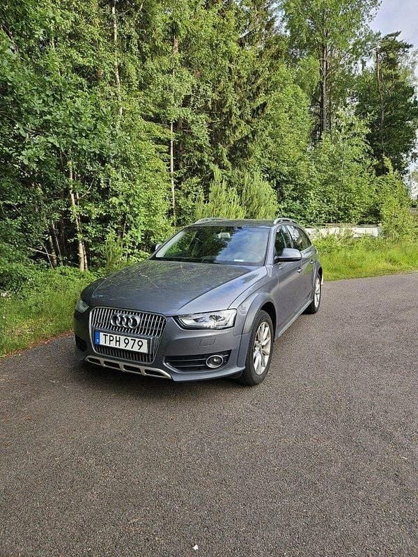 Grå Begagnad 2013 Audi A4 Allroad Business Kombi | 145 000 kr (Marknadspris) - Bild 1/4
