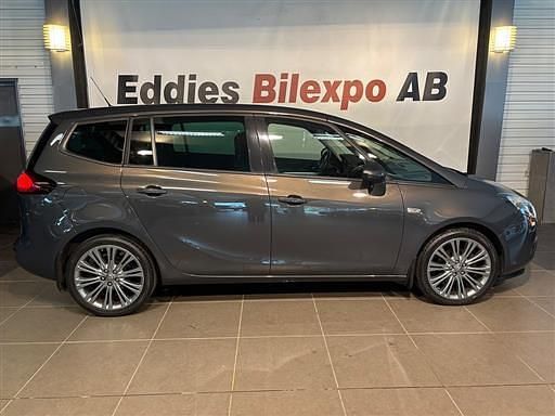 Begagnad Opel Zafira Tourer Enjoy 140 HK (102 kW) 2016 Grå (grå metallic metallic) Minibuss