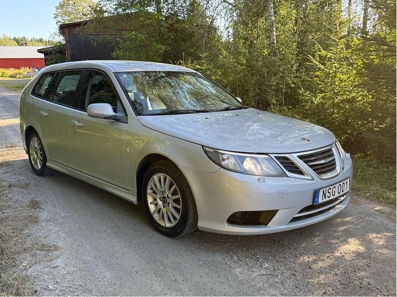 Grå Begagnad 2010 Saab 9-3 Kombi | 34 500 kr (Marknadspris) - Bild 1/4