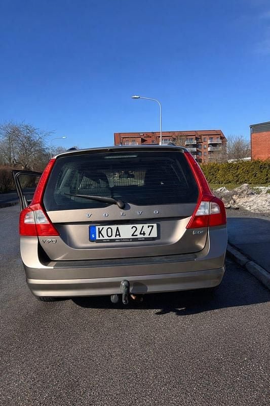 Begagnad Volvo V70 Momentum 145 HK (106 kW) 2010 Kombi
