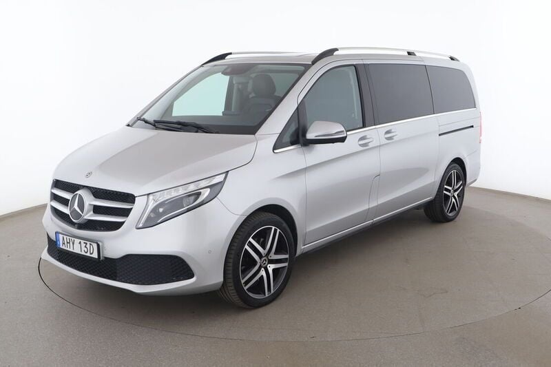 Silver Begagnad 2019 Mercedes V300 Avantgarde Minibuss | 515 000 kr (Bra pris) - Bild 1/4