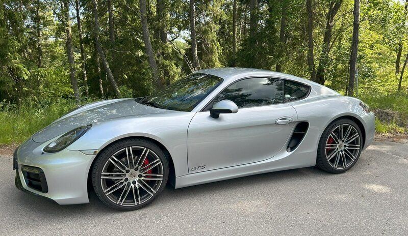 Silver Begagnad 2015 Porsche Cayman GTS Sportkupé | 675 000 kr - Bild 1/4