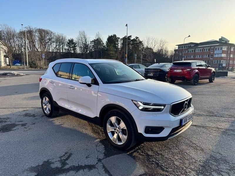 Begagnad Volvo XC40 Momentum 190 HK (139 kW) 2019 Vit SUV