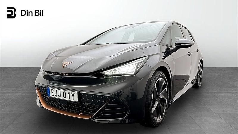 Mörkgrå Begagnad 2023 Cupra Born e-Boost Halvkombi | 274 900 kr (Marknadspris) - Bild 1/4