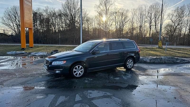 Begagnad Volvo V70 Summum 181 HK (133 kW) 2014 Grå Kombi