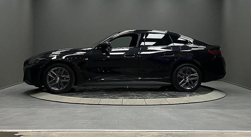 Begagnad BMW i4 M Sport 442 kW (601 HK) 2025 Svart Sedan