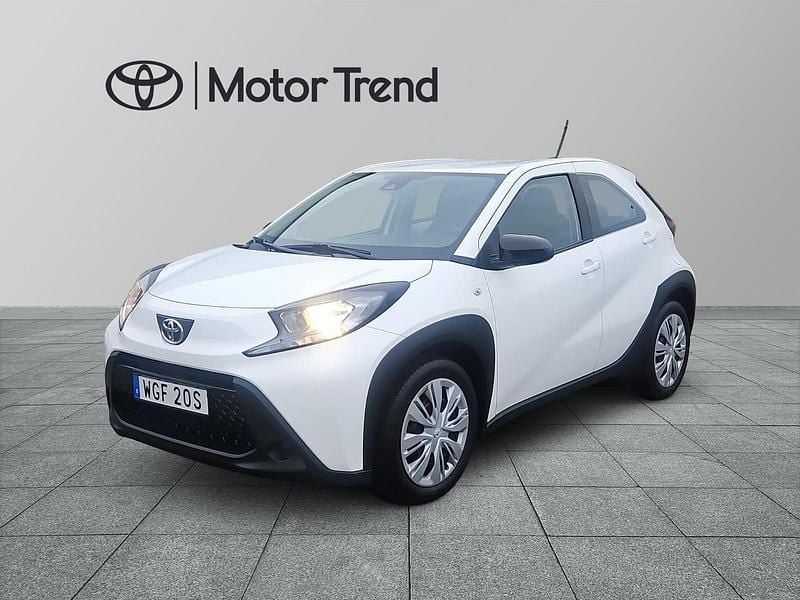 Begagnad Toyota Aygo X Play 72 HK (52 kW) 2022 Vit SUV
