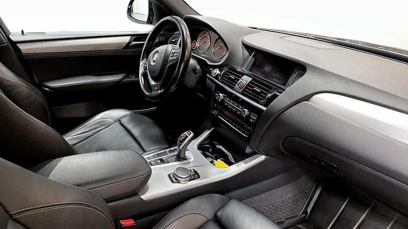 Begagnad BMW X4 M Sport 258 HK (189 kW) 2016 Svart SUV