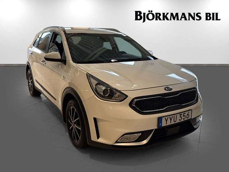 Begagnad Kia Niro Advance 140 HK (102 kW) 2017 Vit SUV