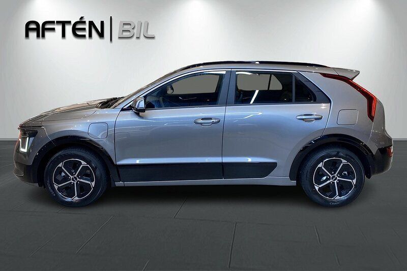 Begagnad Kia Niro MY23 189 HK (139 kW) 2022 Grå SUV