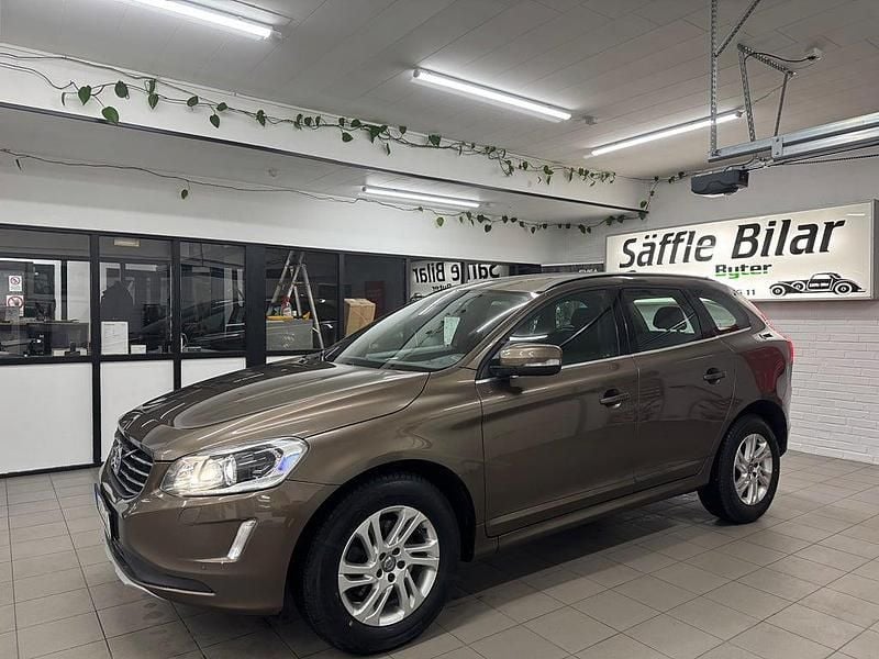 Brun Begagnad 2015 Volvo XC60 Momentum SUV | 179 900 kr (Marknadspris) - Bild 1/4