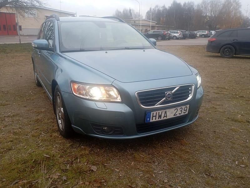 Begagnad 2009 Volvo V50 Kombi | 16 000 kr - Bild 1/4