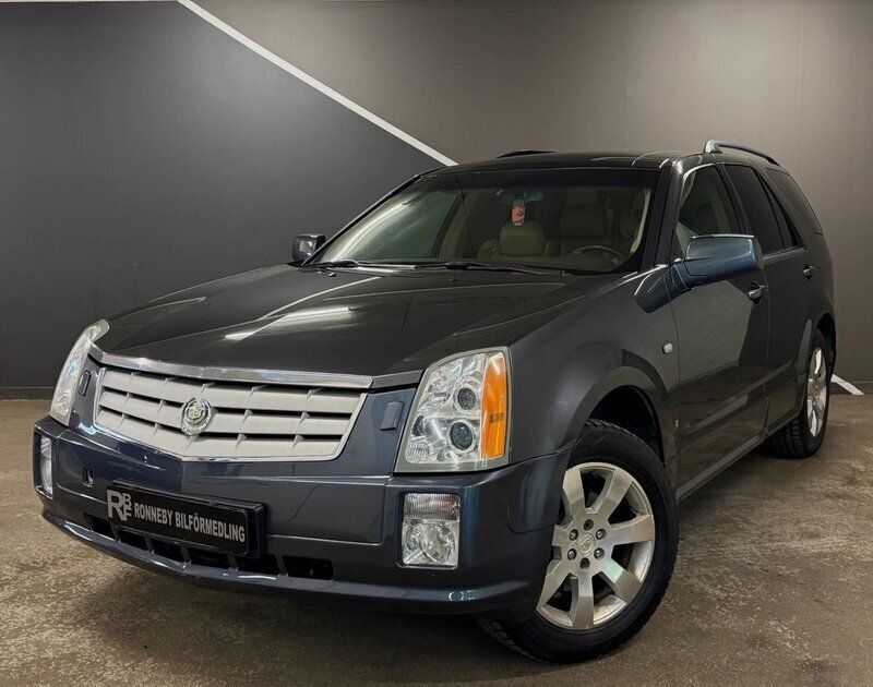 Grå Begagnad 2007 Cadillac SRX SUV | 39 900 kr - Bild 1/4