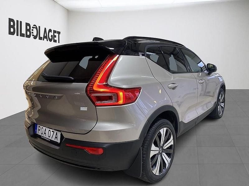 Begagnad Volvo XC40 Core 185 kW (252 HK) 2022 Ljusgrå SUV