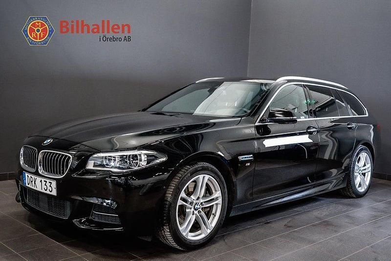 Svart Begagnad 2017 BMW 530 M Sport Kombi | 239 000 kr (Marknadspris) - Bild 1/4