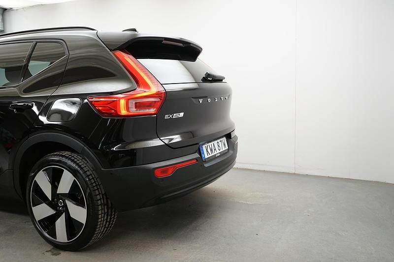 Begagnad Volvo EX40 Performance 324 kW (441 HK) 2026 Svart SUV