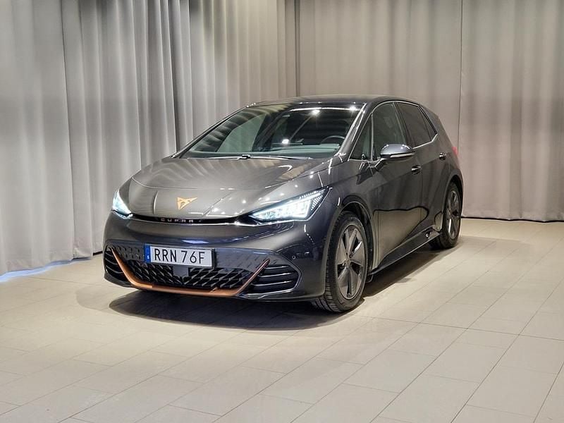 Begagnad Cupra Born 169 kW (231 HK) 2023 Grå Halvkombi