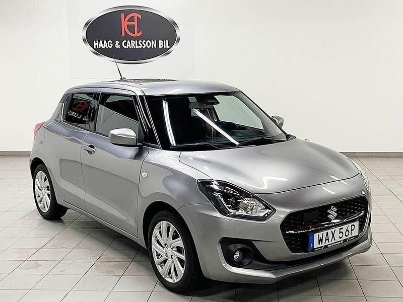 Grå Begagnad 2023 Suzuki Swift Halvkombi | 209 000 kr (Marknadspris) - Bild 1/4