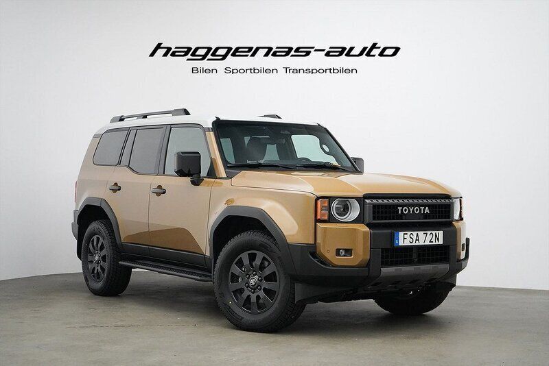 Gul/vit Begagnad 2024 Toyota Land Cruiser Edition SUV | 1 045 000 kr - Bild 1/4