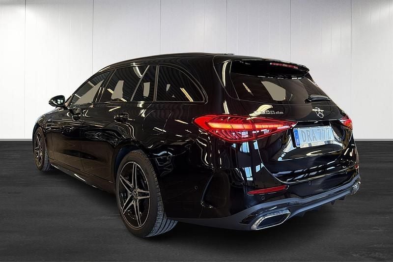 Begagnad Mercedes C300 2025 Svart