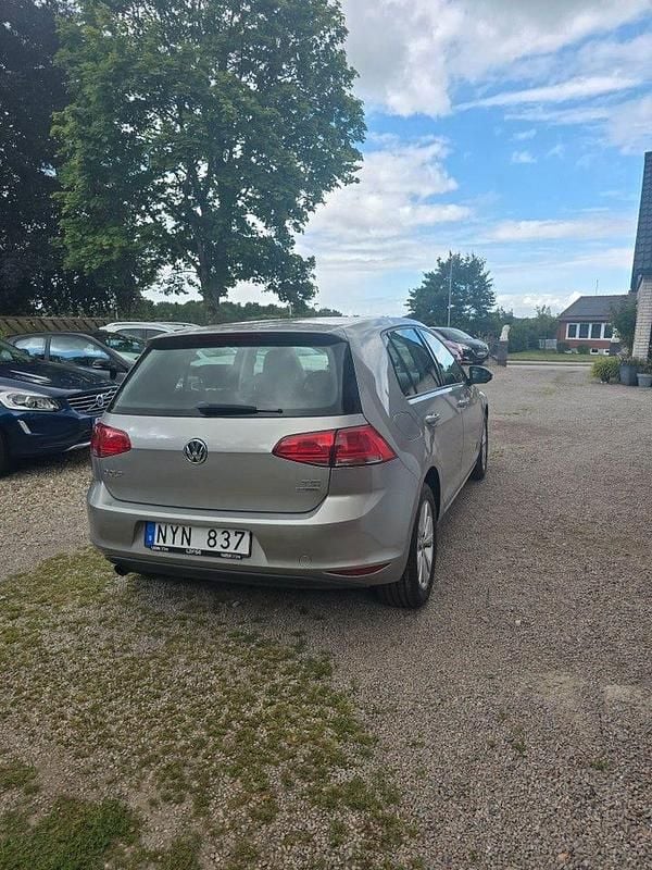 Begagnad VW Golf VII 105 HK (77 kW) 2014 Silver Halvkombi
