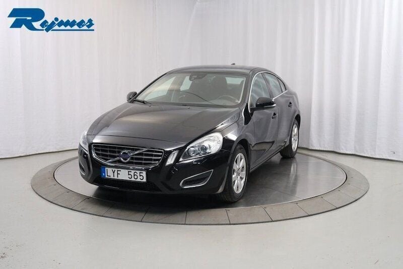 Begagnad Volvo S60 Momentum 150 HK (110 kW) 2011 Svart Sedan