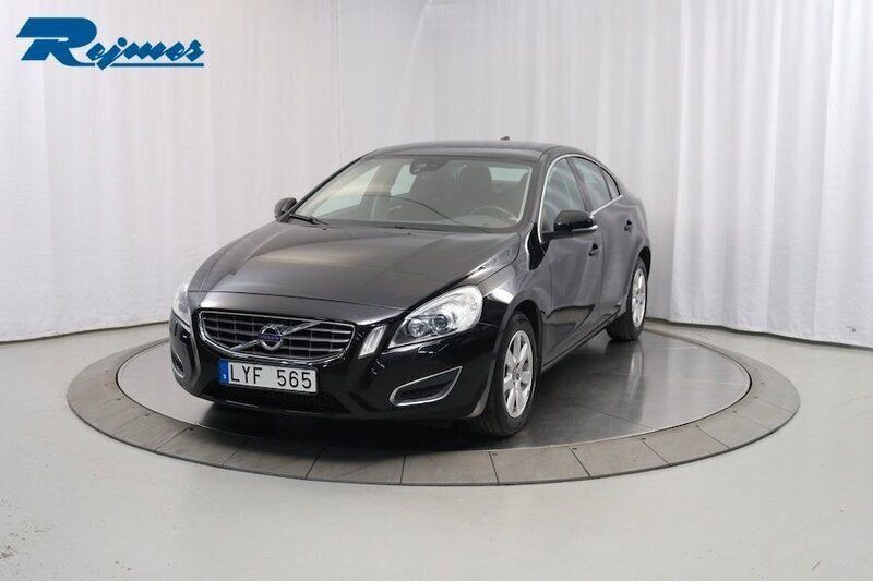 Svart Begagnad 2011 Volvo S60 Momentum Sedan | 104 800 kr (Marknadspris) - Bild 1/4