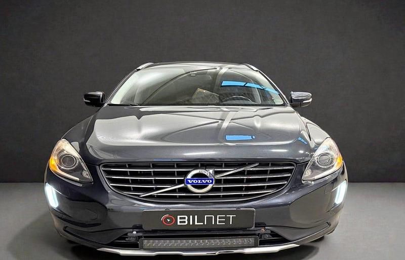 Begagnad Volvo XC60 Summum 181 HK (133 kW) 2014 Grå SUV
