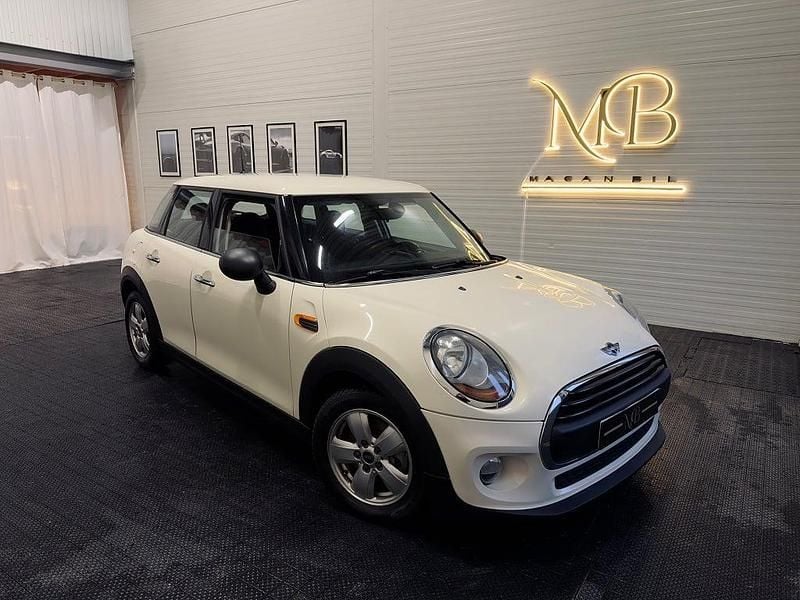 Begagnad Mini One D Pepper 95 HK (69 kW) 2015 Vit Halvkombi