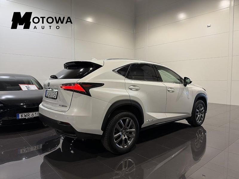 Begagnad Lexus NX300h Business Edition 197 HK (144 kW) 2014 Vit SUV