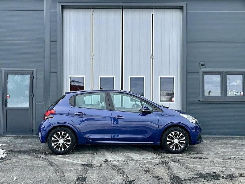 Begagnad Peugeot 208 82 HK (60 kW) 2015 Blå Halvkombi