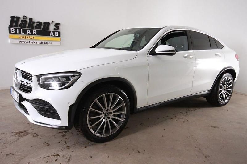 Vit Begagnad 2019 Mercedes GLC220 AMG line Sportkupé | 459 500 kr (Marknadspris) - Bild 1/4