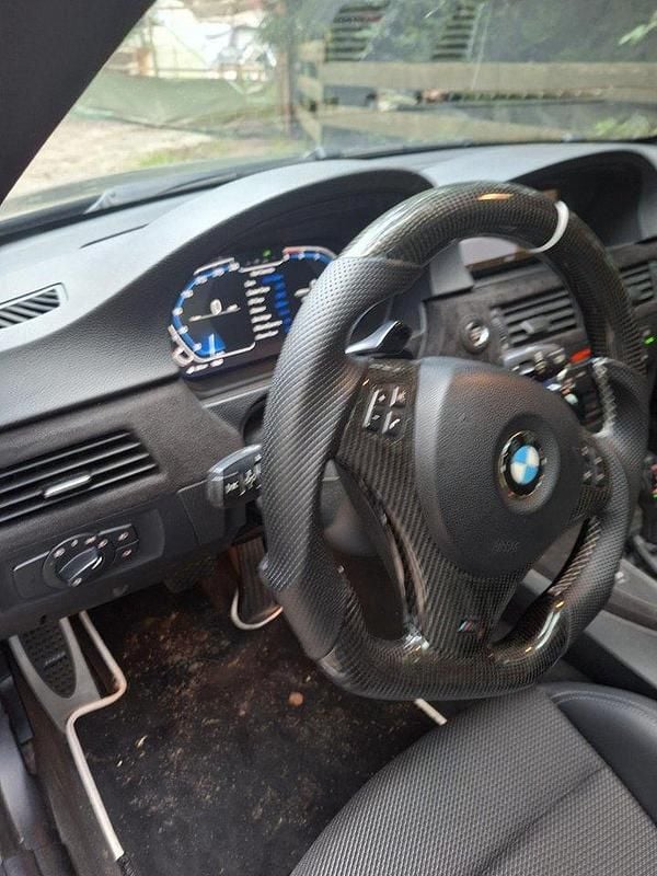 Svart Begagnad 2007 BMW 335 Comfort Edition Sportkupé | 220 000 kr - Bild 1/4