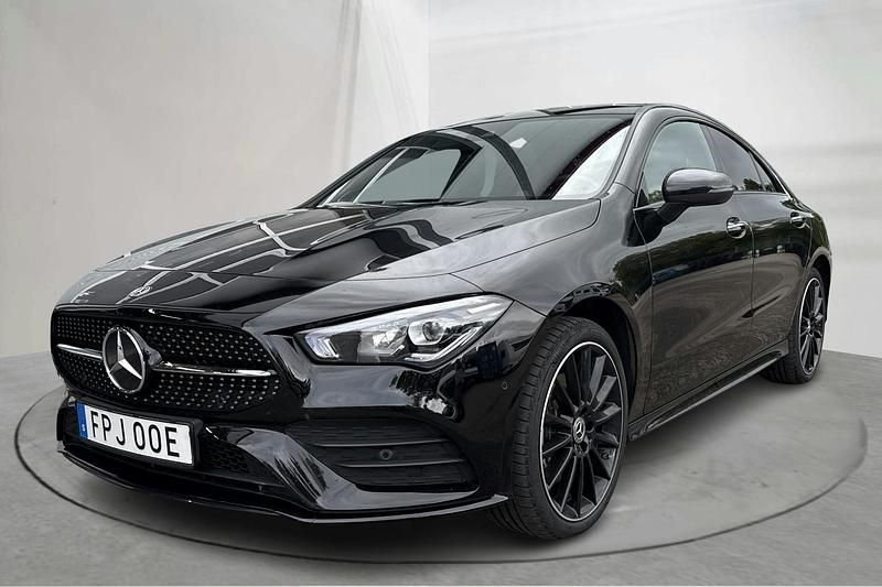 Svart Begagnad 2023 Mercedes CLA250 AMG Sedan | 350 000 kr - Bild 1/4