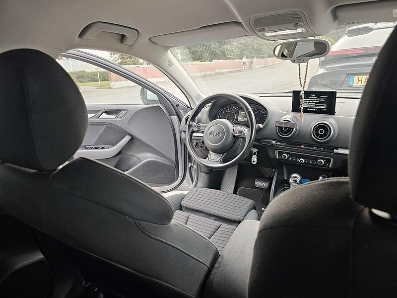 Silver Begagnad 2015 Audi A3 Ambition Sedan | 175 000 kr (Marknadspris) - Bild 1/4