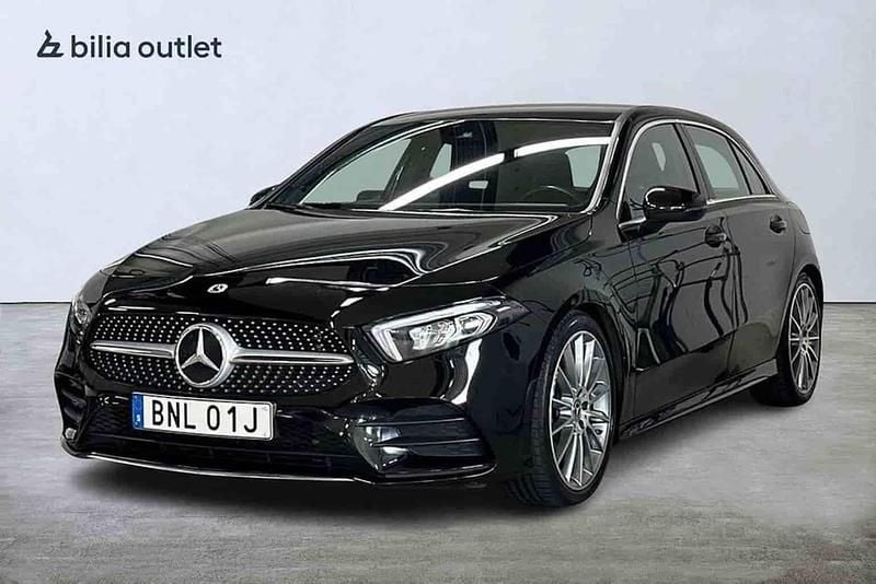 Svart Begagnad 2022 Mercedes A200 Halvkombi | 319 900 kr (Lite dyr) - Bild 1/1