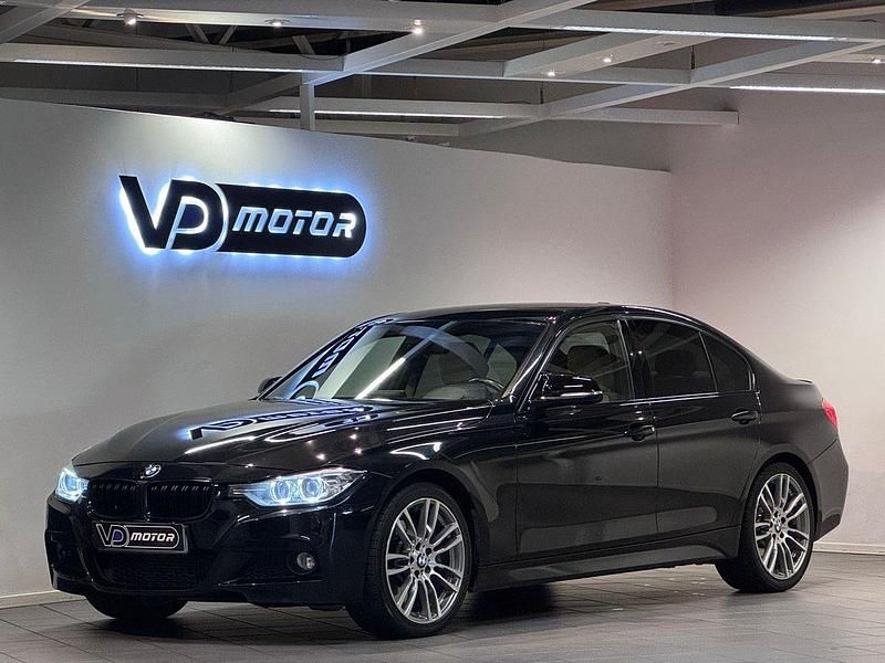 Svart Begagnad 2012 BMW 335 M Sport Sedan | 279 700 kr (Dyr) - Bild 1/4